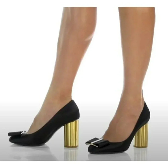 Salvatore Ferragamo Capua 85 Women's Flower Heel Satin Pump Size 7.5 (MSRP $850) - Picture 2 of 12